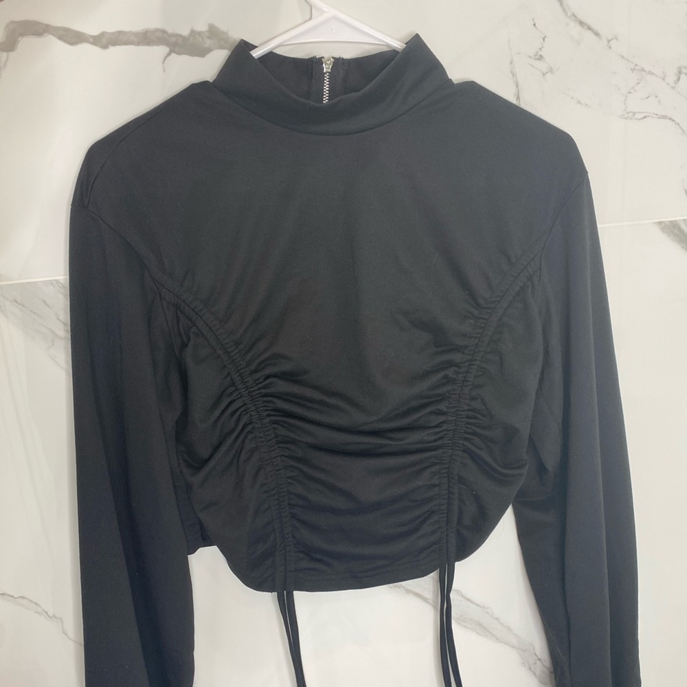black ruched top